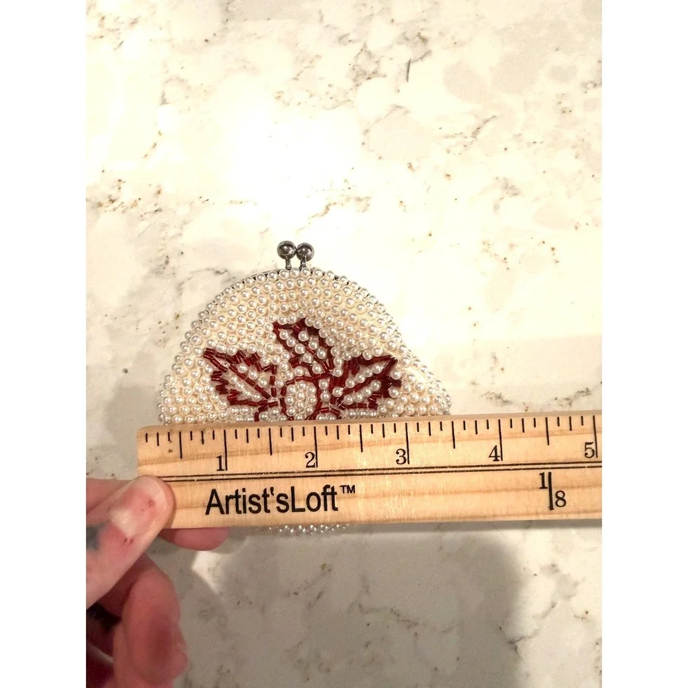Vintage‎ Style Faux Pearl Beaded Coin Purse Red Floral Kiss Lock Pouch White